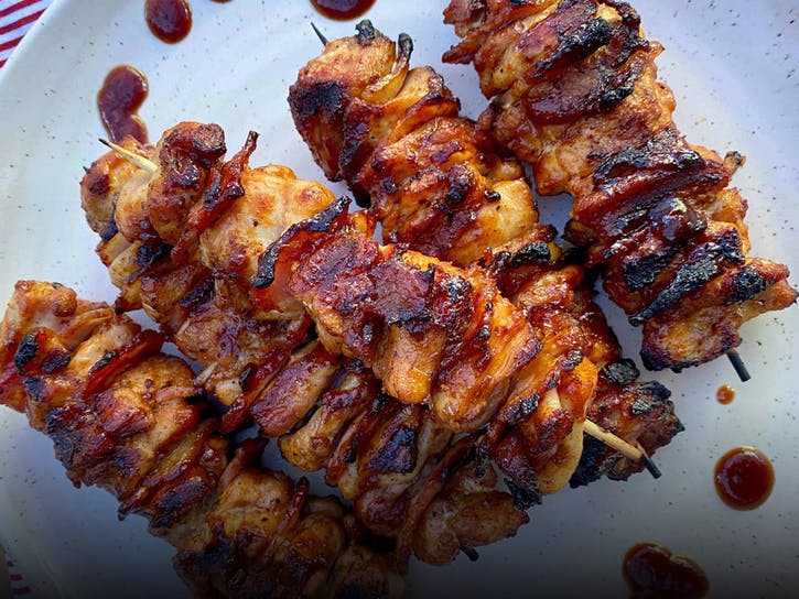 Weber BARBECUE CHICKEN AND BACON SKEWERS